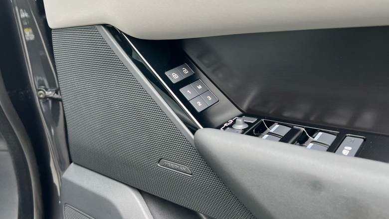 Land Rover Range Rover Velar 2.0 P400e Dynamic SE 5dr Auto Estate